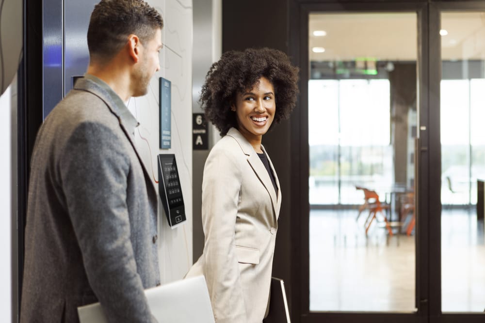 Équipe commerciale de TK Elevator au travail