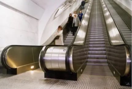 TKE INSTALLE LE PLUS LONG ESCALIER MÉCANIQUE DU MONDE